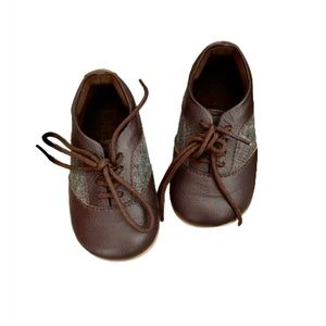 Baby size 4 Training back heel reinforced shoe